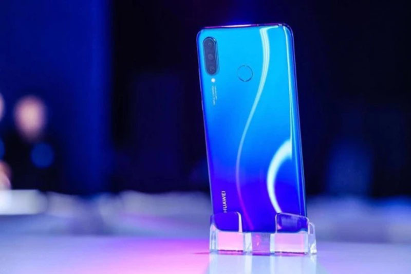 HUAWEI Nova 4e released: with 32 million front lens, sales price from 399 USD